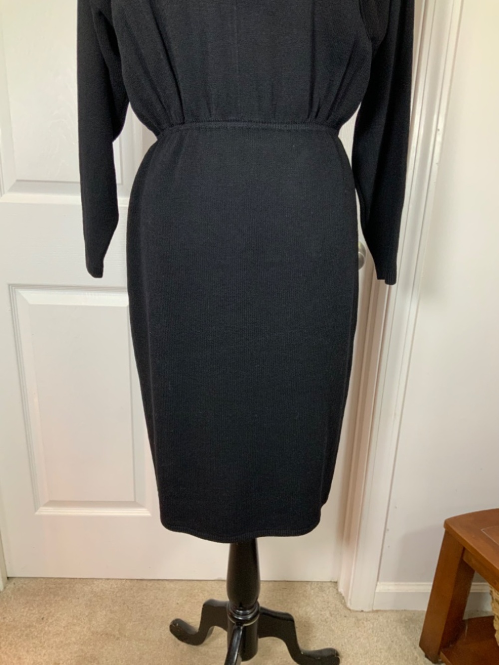 Vintage St. John Black Knit Sheath Dress Long Sleeve Quiet Luxury Size 8 - Picture 3 of 8